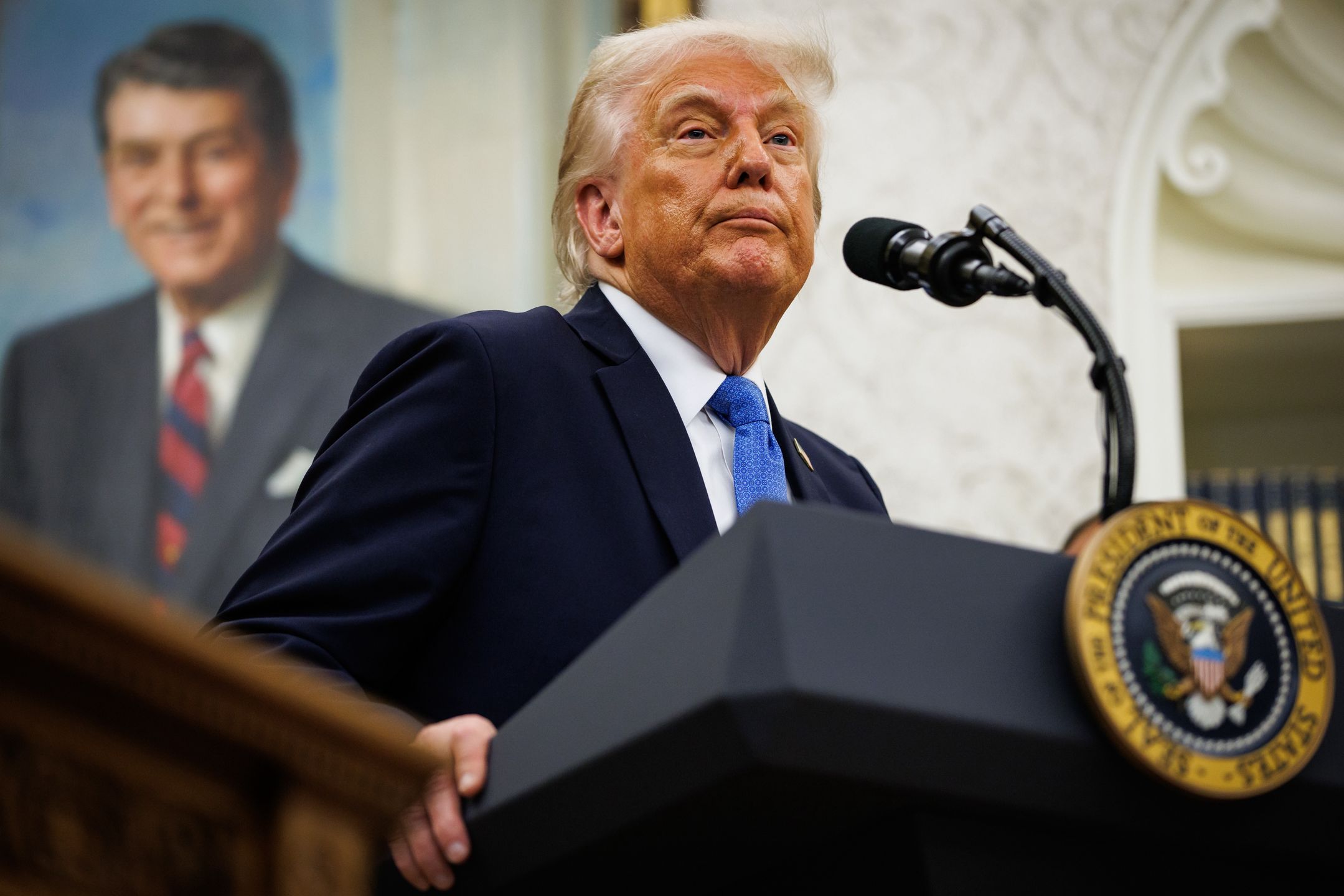 Złote smartfony Trumpa. Wyprodukują je w Chinach?