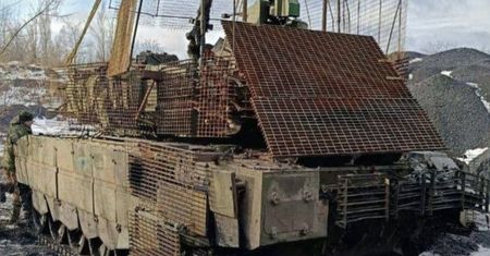 Klatką na gołębie ruszyli na front. Rosyjska konstrukcja ukradziona z "Mad Maksa"