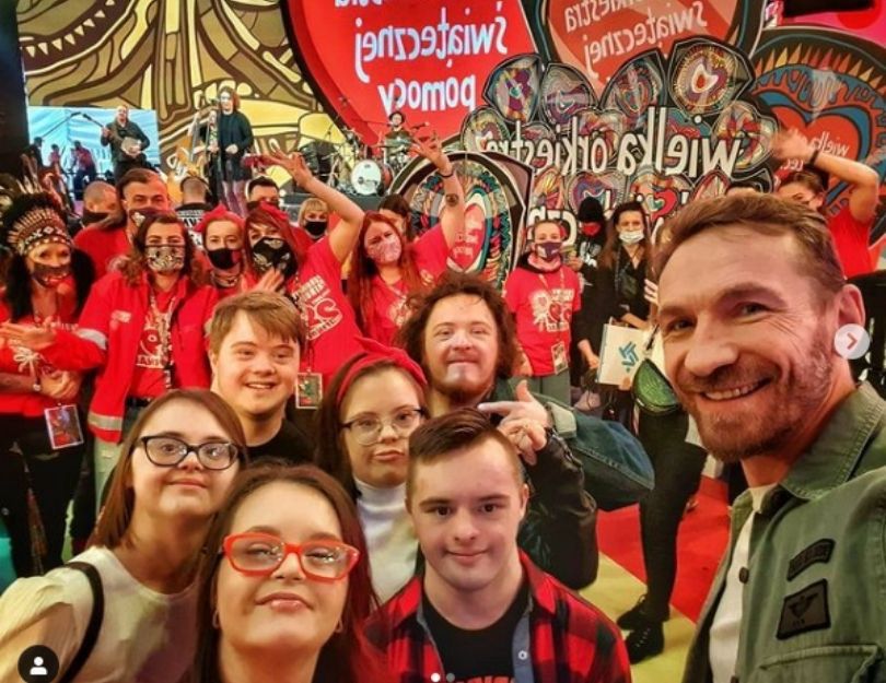 Przemysław Kossakowski i bohaterowie "Down the Road" na 29. finale WOŚP