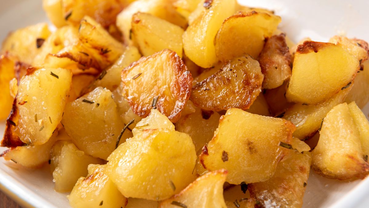 Co zrobić, żeby pieczone ziemniaki były chrupkie?