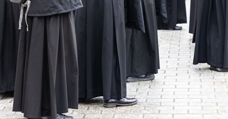 Ksiądz krzywdził dziewczynki. Diecezja ma zapłacić prawie milion zł
