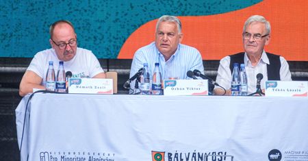 Tarcia między Węgrami a UE. "Najwyższy czas wyrzucić Orbána"