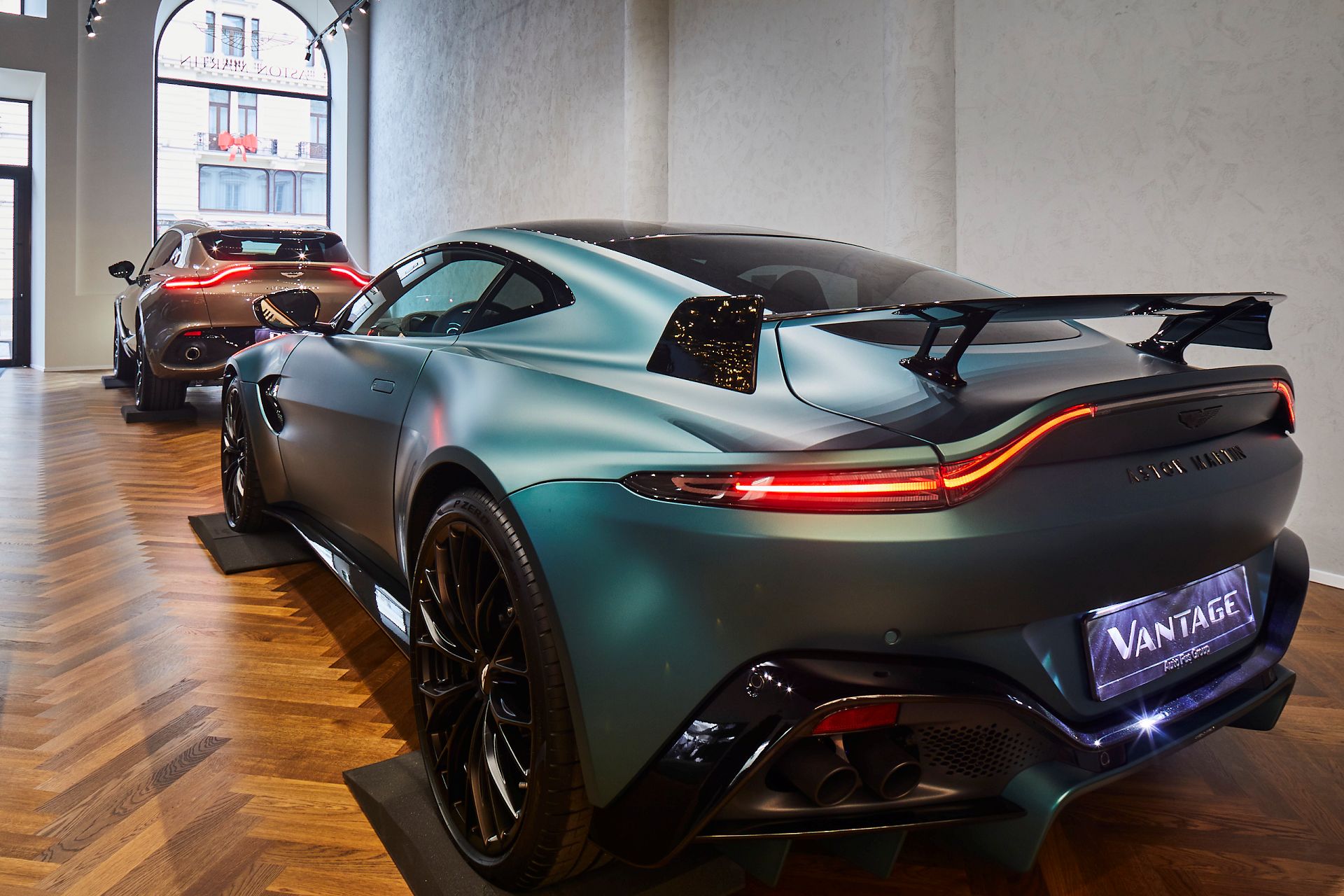 Aston Martin Vantage F1 Edition w warszawskim salonie marki