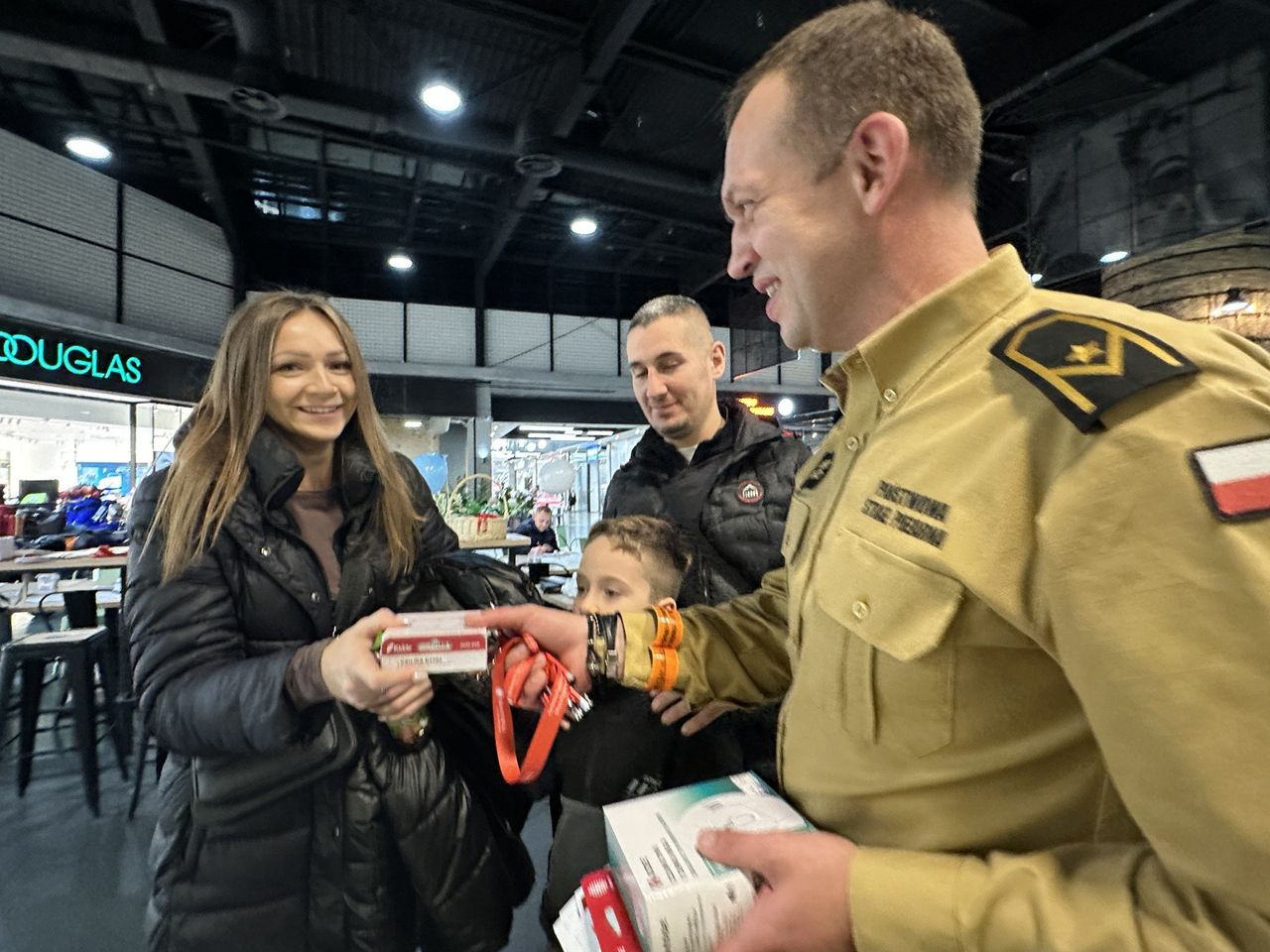 Bełchatów: Strażacy rozdawali czujki czadu