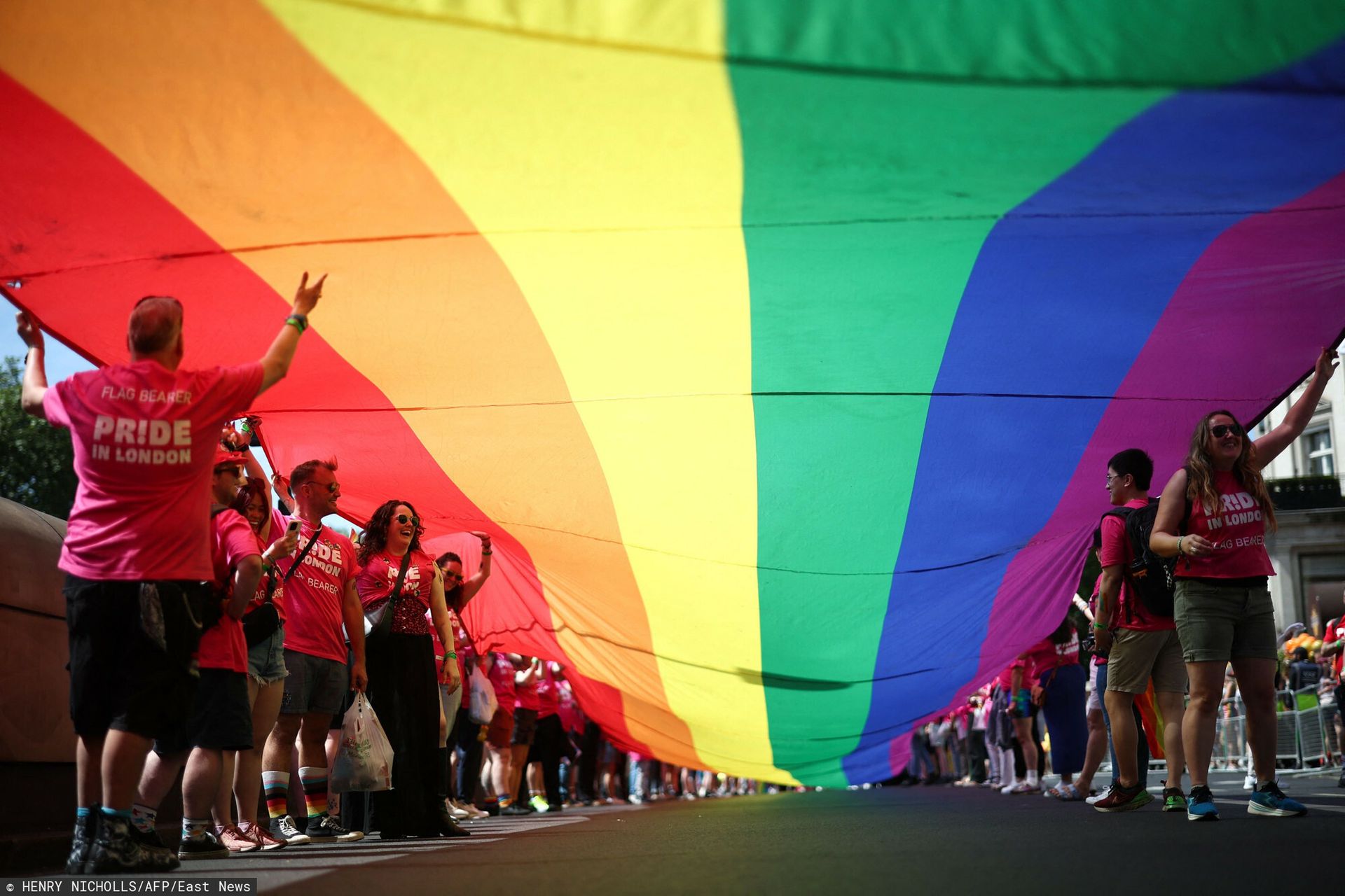 Imigranci mieli udawać gejów. BBC ujawnia nielegalny proceder