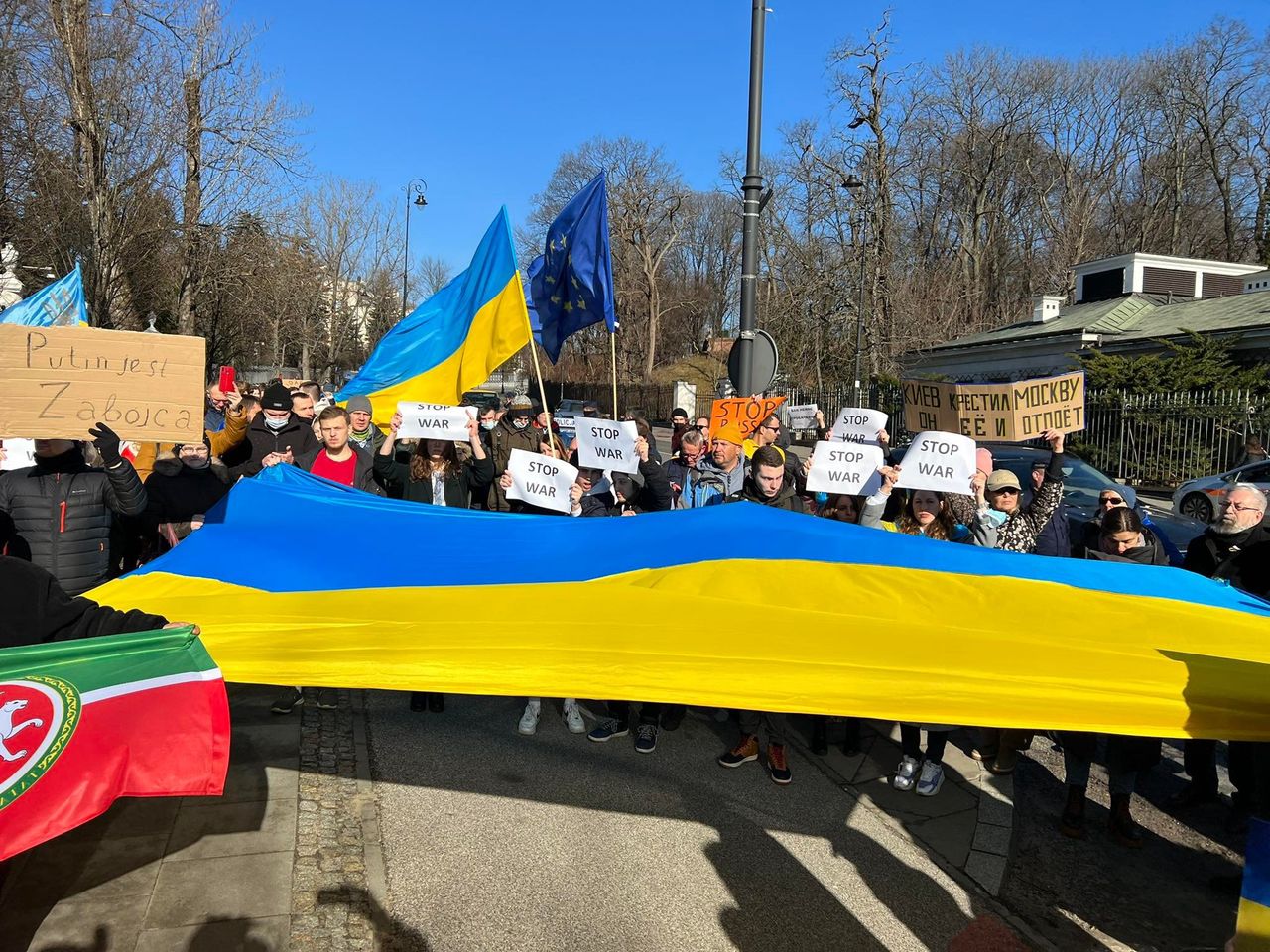 Wojna na Ukrainie. W Polsce protest przed ambasadą