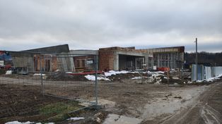 Sękowa: Basen robi coraz większe wrażenie. Wkrótce montaż dachu