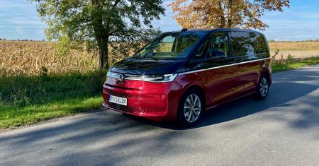 Volkswagen idzie drogą klasy V Mercedesa. Multivan zerwał z "dostawczakami"