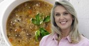 Ewa Wachowicz zdradza przepis na tani hit. Ta postna zupa z kaszą syci do wieczora