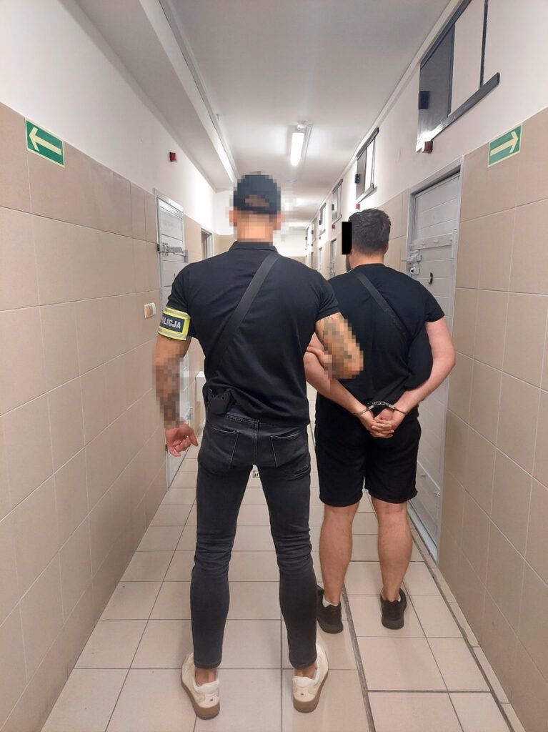 Warszawa: Mężczyźni usiłowali wymusić zwrot długu- zostali zatrzymani przez policję