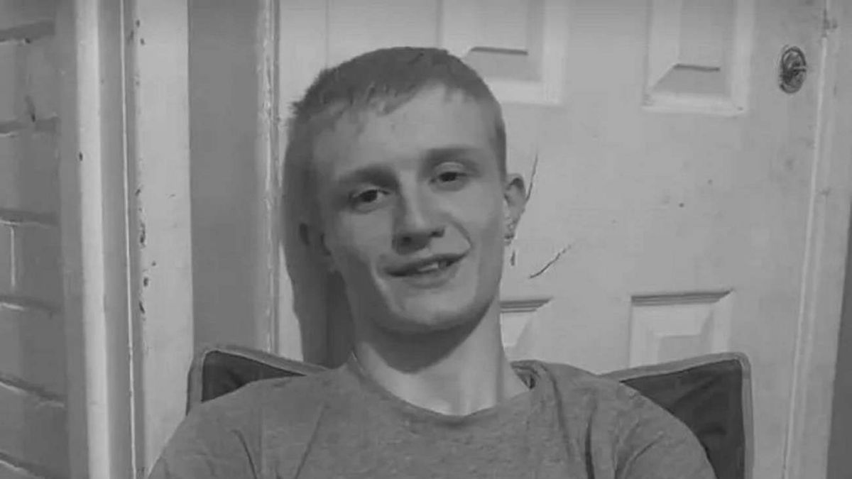 Skarżył się na ból pleców i niepozorne zgrubienie. Zaledwie trzy tygodnie później 19-latek zmarł