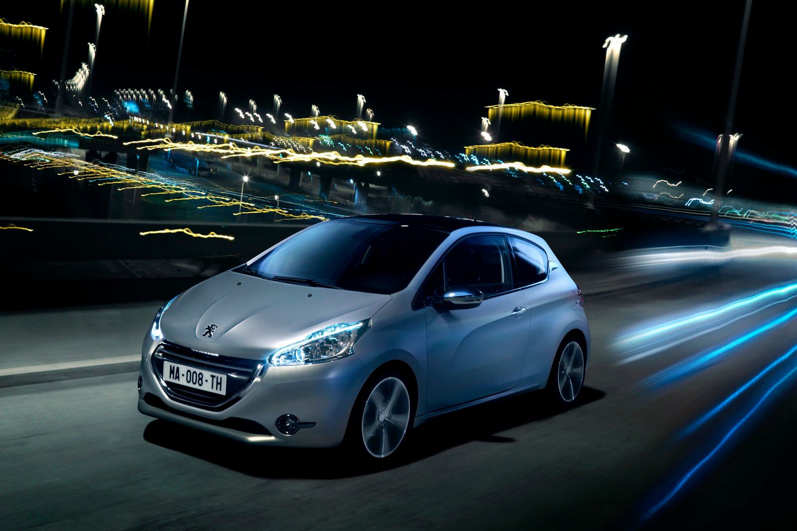 Peugeot-208-Ice-Velvet-5[2]