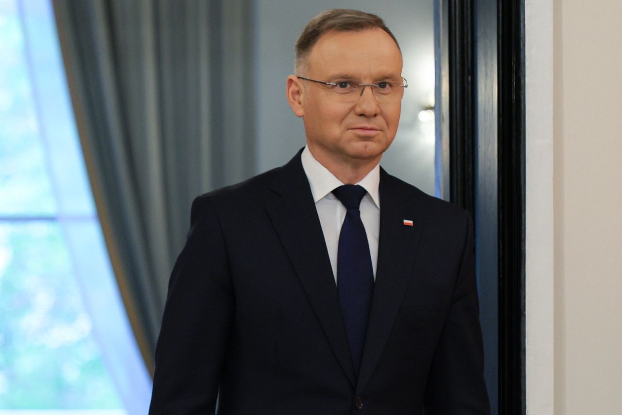 Warszawa, 16.04.2024. Wizyta prezydent Republiki Słowackiej Zuzany Caputovej. Prezydent RP Andrzej Duda podczas konferencji prasowej po spotkaniu w Pałacu Prezydenckim w Warszawie, 16 bm. (ad) PAP/Paweł Supernak