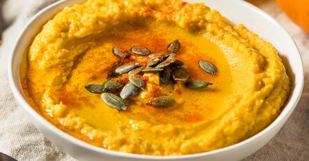 Sezonowe warzywo wrzucam do blendera. Pasuje do pieczywa lepiej niż masło czy hummus