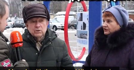 Podeszli do seniora w Rosji. Wstyd, szok i hańba