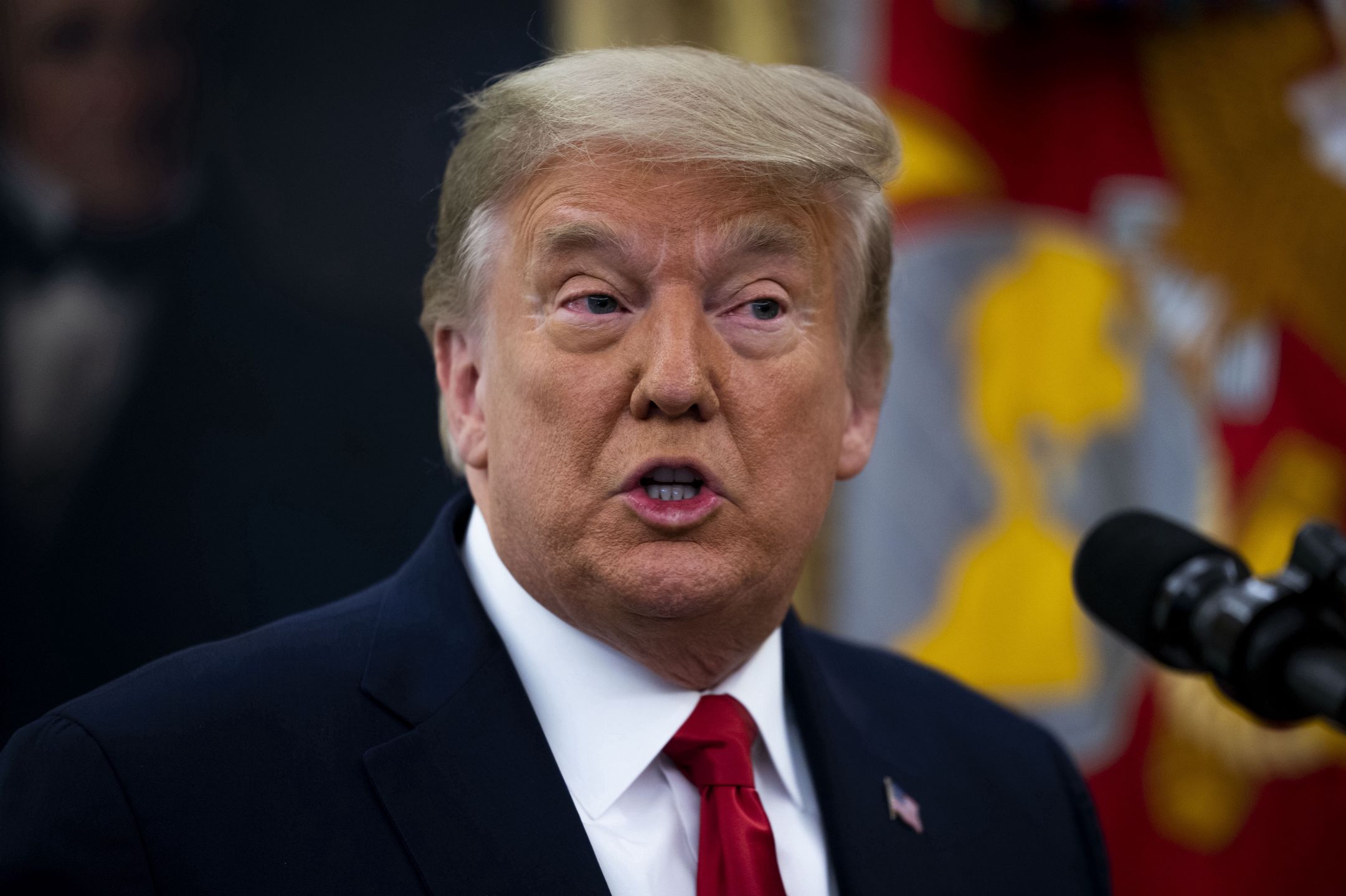 Donald Trump stracił w piątek wieczorem swoje konto na Twitterze