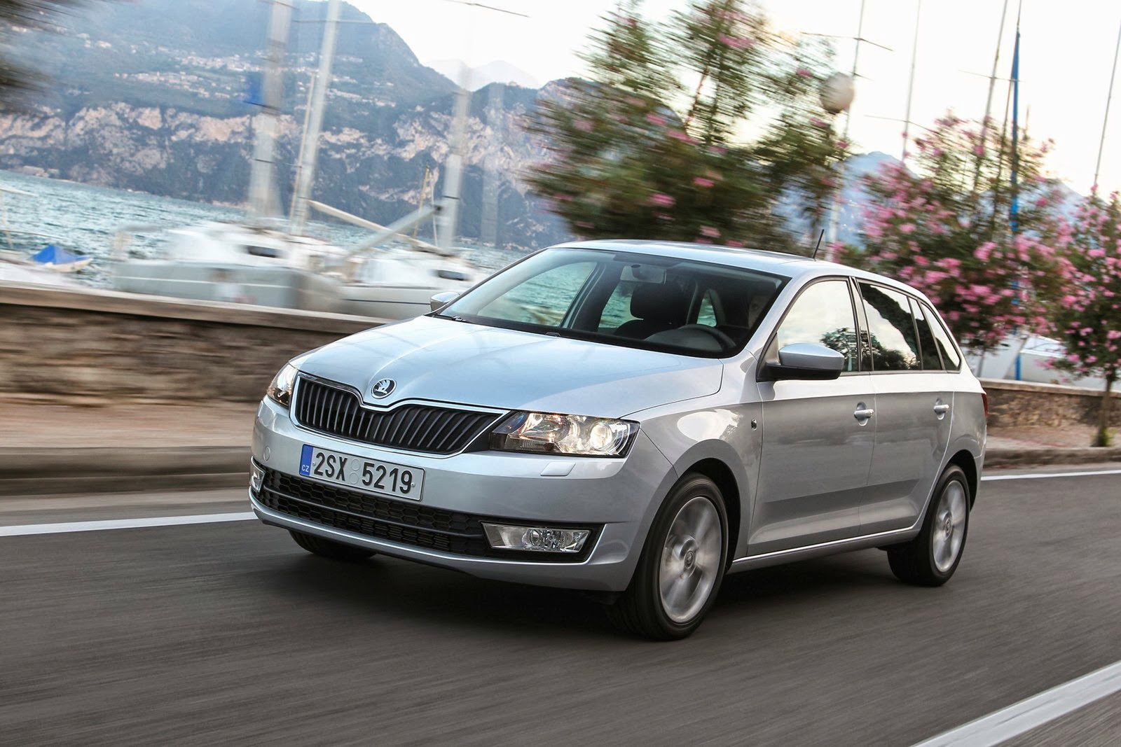 Škoda Rapid Spaceback - obszerna galeria od producenta 38