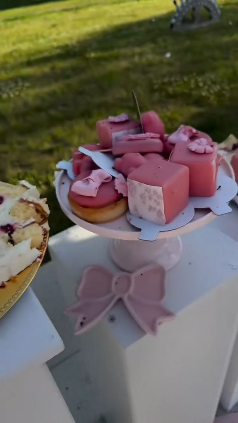 "Różowe" baby shower Oli Tomali