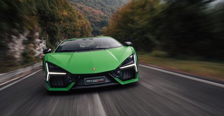 Wszystkie nowe auta z V12, które nadal możesz kupić - przegląd rynku