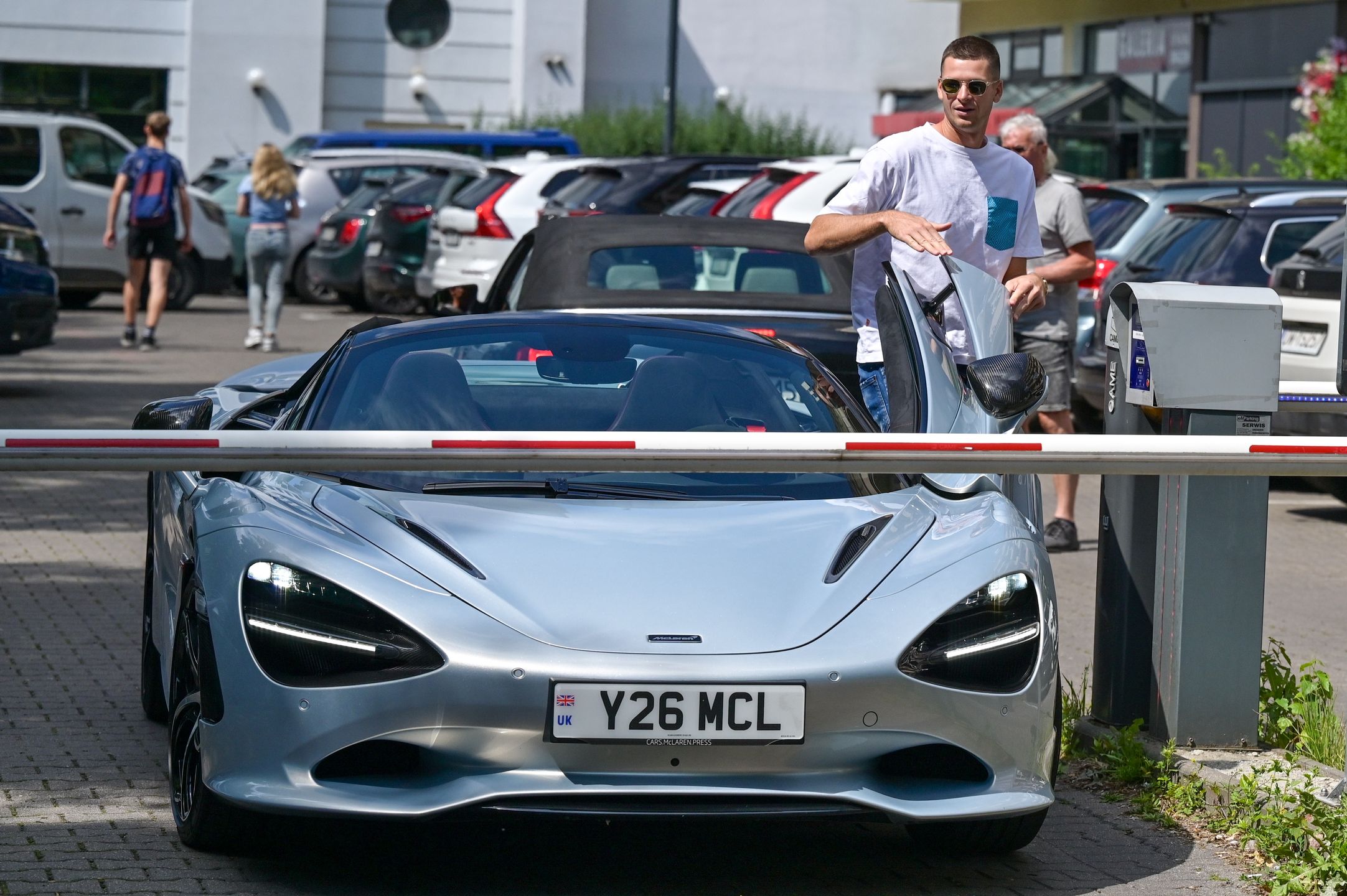 Hubert Hurkacz stał się właścicielem nowego McLarena