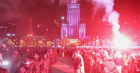 Lokalny działacz PiS obraża strajkujące kobiety. Jego wpis udostępnił Ośrodek Monitorowania Zachowań Rasistowskich i Ksenofobicznych