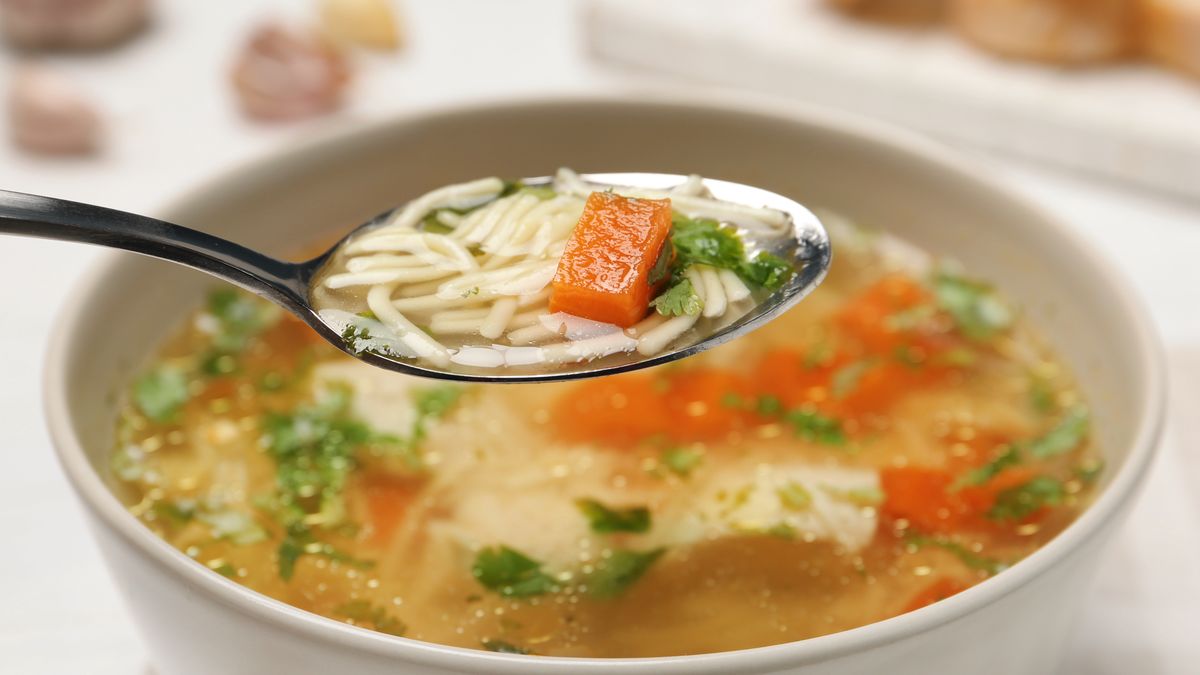 Gorący i aromatyczny rosół sprawia, że robi się błogo w środku