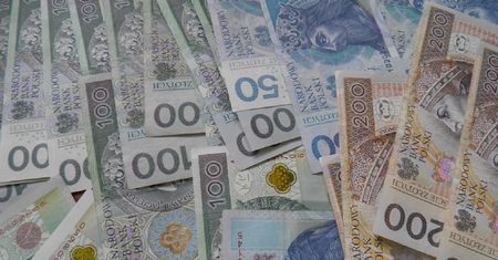 Wyłudzali kredyty na cudze dane. Grozi im 8 lat więzienia
