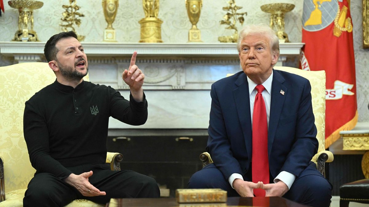 Wo?odymyr Ze?enski w Waszyngtonie
US President Donald Trump and Ukraine's President Volodymyr Zelensky meet in the Oval Office of the White House in Washington, DC, February 28, 2025. Zelensky and Trump openly clashed in the White House on February 28 at a meeting where they were due to sign a deal on sharing Ukraine's mineral riches and discuss a peace deal with Russia. "You're not acting at all thankful. It's not a nice thing," Trump said. "It?s going to be very hard to do business like this," he added. (Photo by SAUL LOEB / AFP)
SAUL LOEB