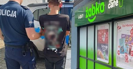Pijany mężczyzna okradł Żabkę. Uciekł prosto pod komendę policji