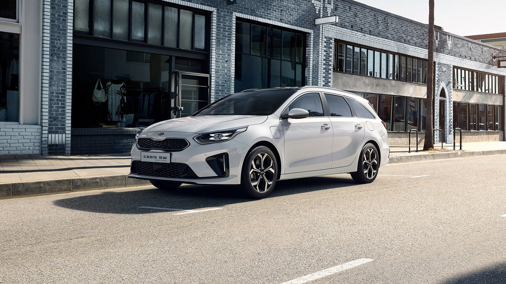 Kia Ceed SW w wersji PHEV (2020) (fot. Kia)