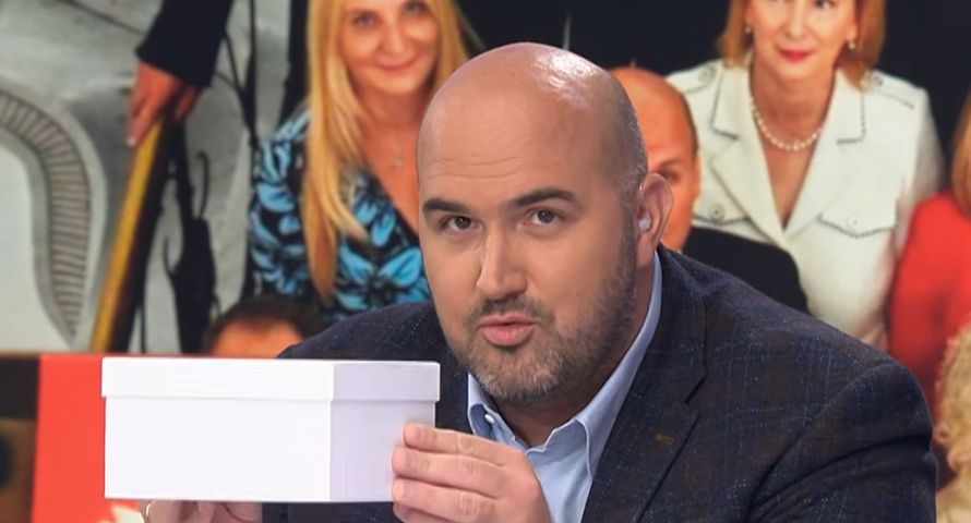 W Republice kpiny ze skargi do KRRiT. Zegarek na rocznicę Nawrockiego schowany w pudełku