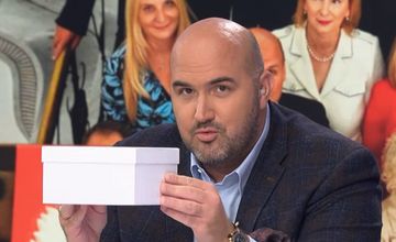W Republice kpiny ze skargi do KRRiT. Zegarek na rocznicę Nawrockiego schowany w pudełku