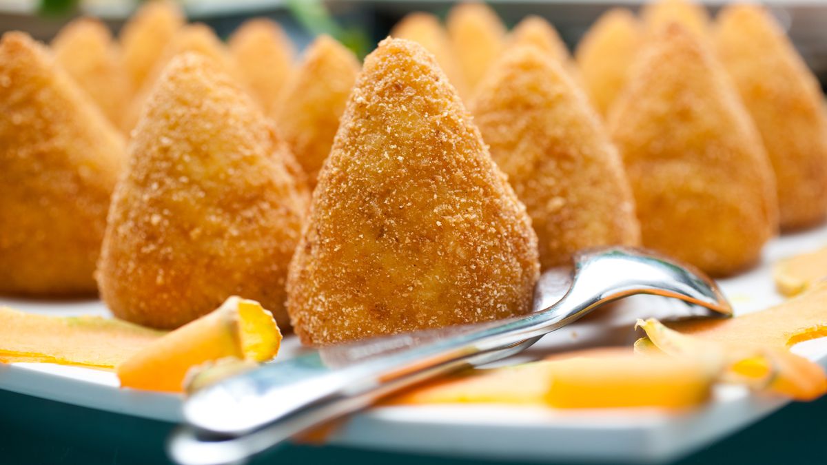 Arancini to popularna potrawa z południa Włoch