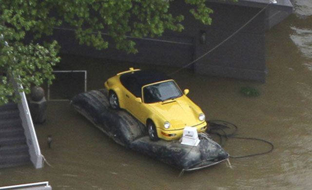 Jak uratować Porsche przed powodzią? 2