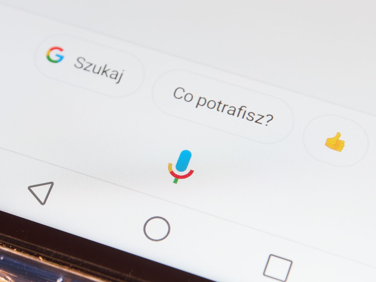 Asystent Google poznaje Polskę: wiadomości, niedziela handlowa i piłka nożna