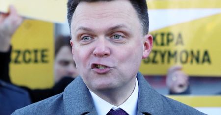 Szymon Hołownia TŁUMACZY SIĘ ze spotu wyborczego: "Nie zauważyłem tego nieszczęsnego papierowego samolotu"