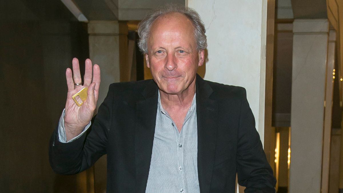 Paweł Wawrzecki chce się wyprowadzić