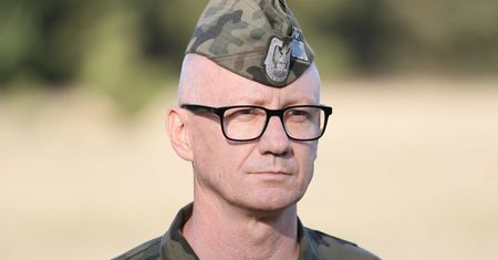 "Ręce nam opadły". Ważny generał odchodzi ze stanowiska