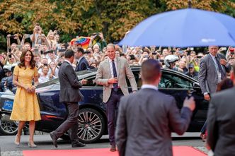 Księżna Kate i książę William odwiedzają centrum badań nad nowotworami (ZDJĘCIA)