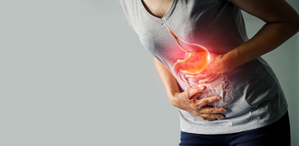 Ból żołądka może mieć wiele przyczyn, takich jak m.in. choroba wrzodowa lub infekcja przewodu pokarmowego