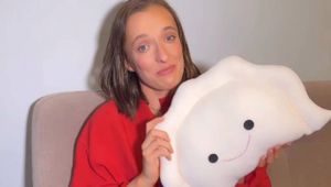 Ta polska maskotka robiła furorę na IO. Świątek też ją dostała