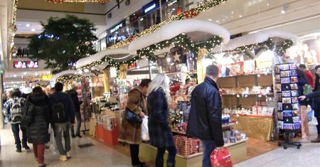 Kurier, Mikołaj czy sprzedawca choinek? Na świątecznej pracy można zbić kokosy