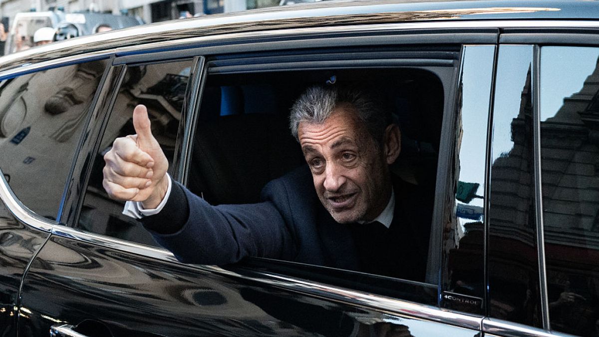 Sarkozy opuszcza więzienie