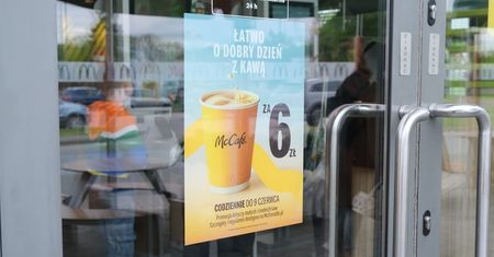 Kawa w McDonalds za 6 zł! Wróciła popularna promocja na małe i średnie kawy. Oto szczegóły 2024