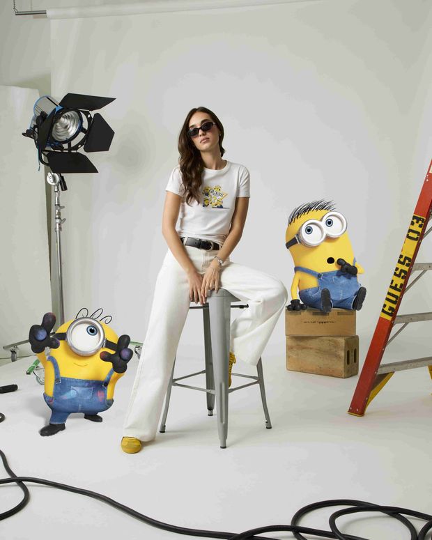 Guess Jeans wchodzi w "Minionki i straszydła"