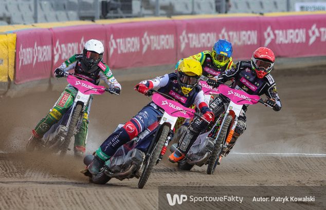 Adam Ellis na prowadzeniu podczas zawodów Tauron SEC w Częstochowie