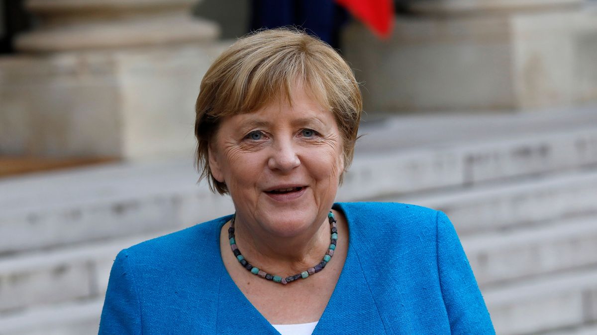 French President Emmanuel Macron Hosts German Chancellor Angela Merkel At Elysee PalacePARIS, FRANCE - SEPTEMBER 16: German Chancellor Angela Merkel makes a statement next to French President Emmanuel Macron prior to their working dinner at the Elysee Presidential Palace on September 16, 2021 in Paris, France. Their meeting will be marked by two strong discussions around the situation in Afghanistan as well as European issues in times of pandemic. This will be the last visit to France by the German Chancellor, in power for sixteen years, before she leaves office at the end of September 2021. (Photo by Antoine Gyori/Corbis via Getty Images)Antoine Gyori - Corbis
