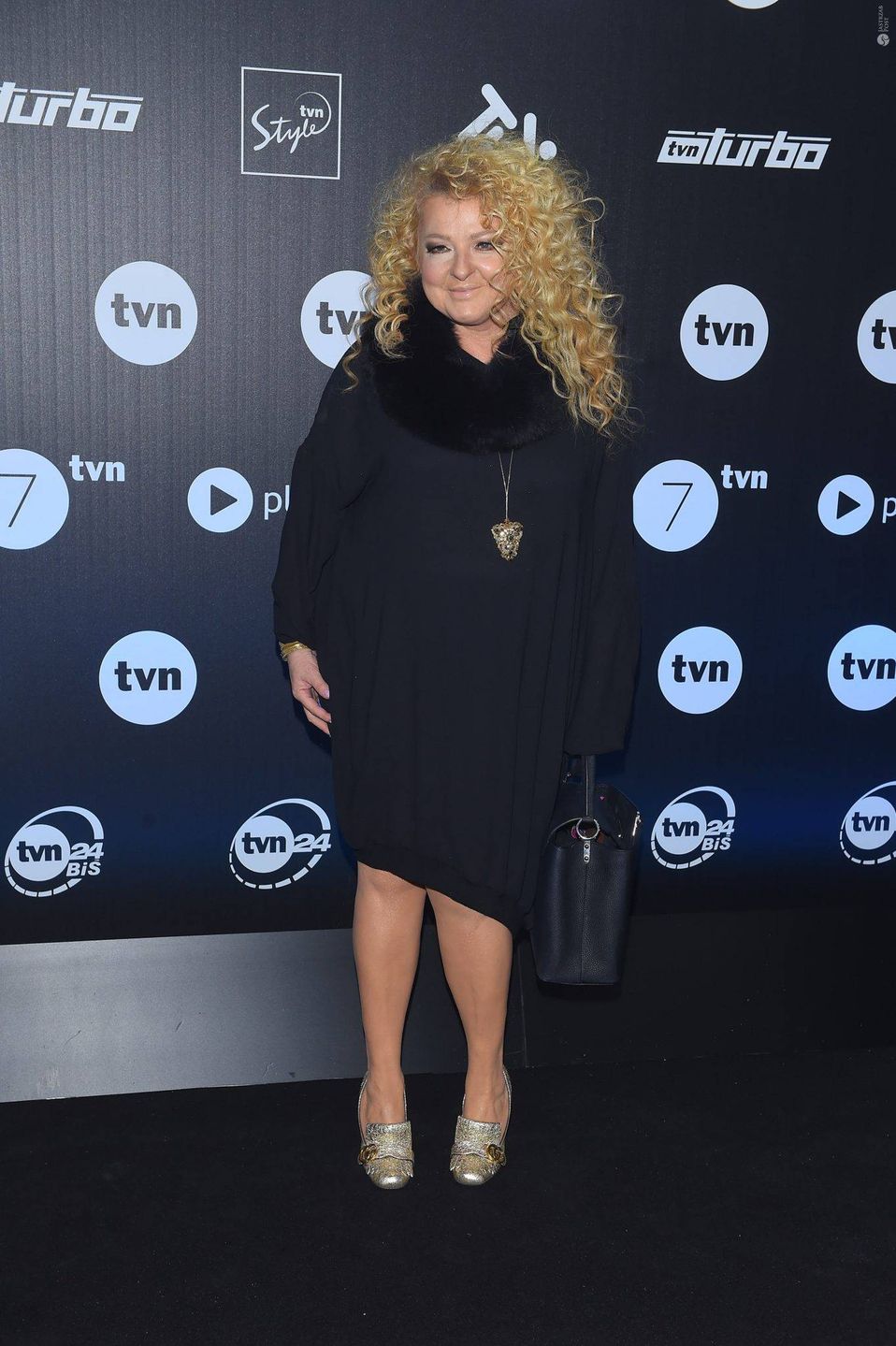 Sukienka: Łukasz Jemioł, buty: Gucci, torebka: Louis Vuitton, biżuteria: rodowa. Magda Gessler, ramówka TVN wiosna 2016