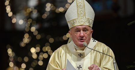 Kard. Kazimierz Nycz zasłabł podczas mszy. "Prosimy o modlitwę"