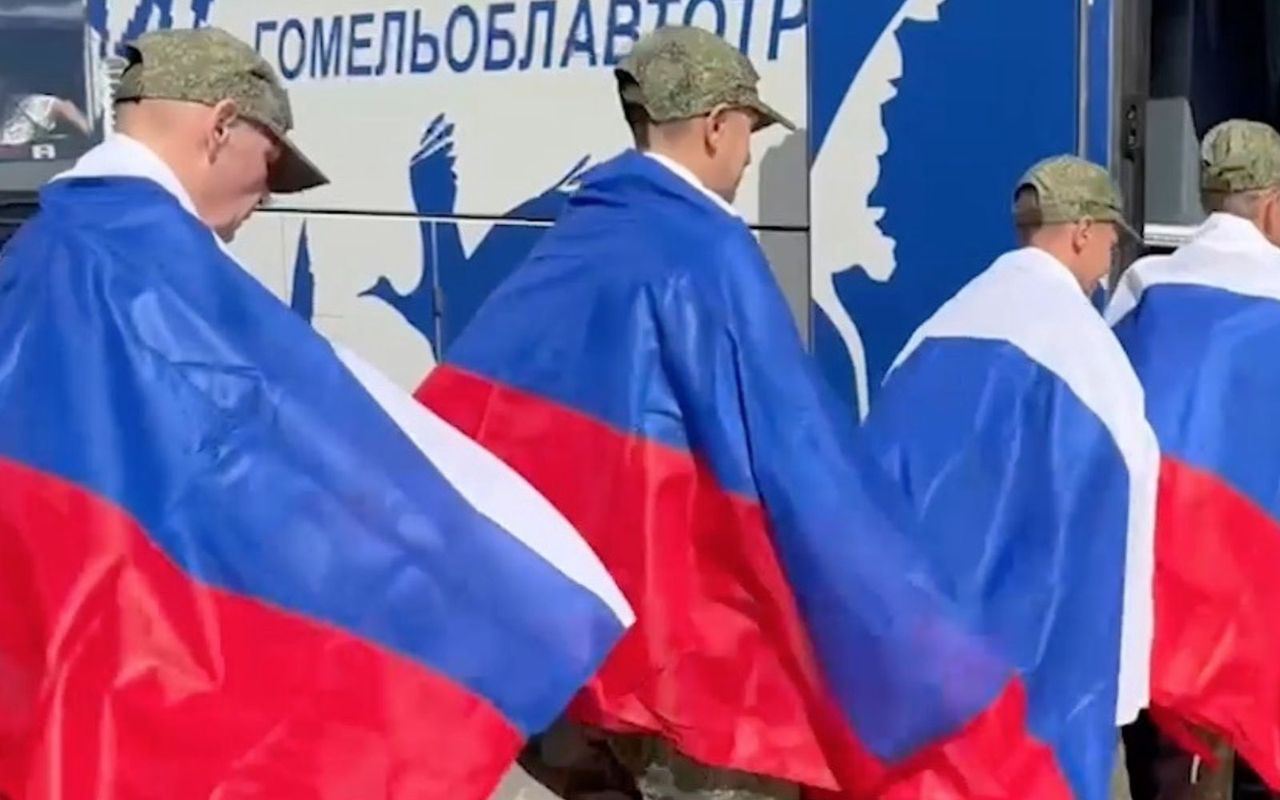 Jeńcy wracają do Rosji. Tak są traktowani. "Żadnego odpoczynku"